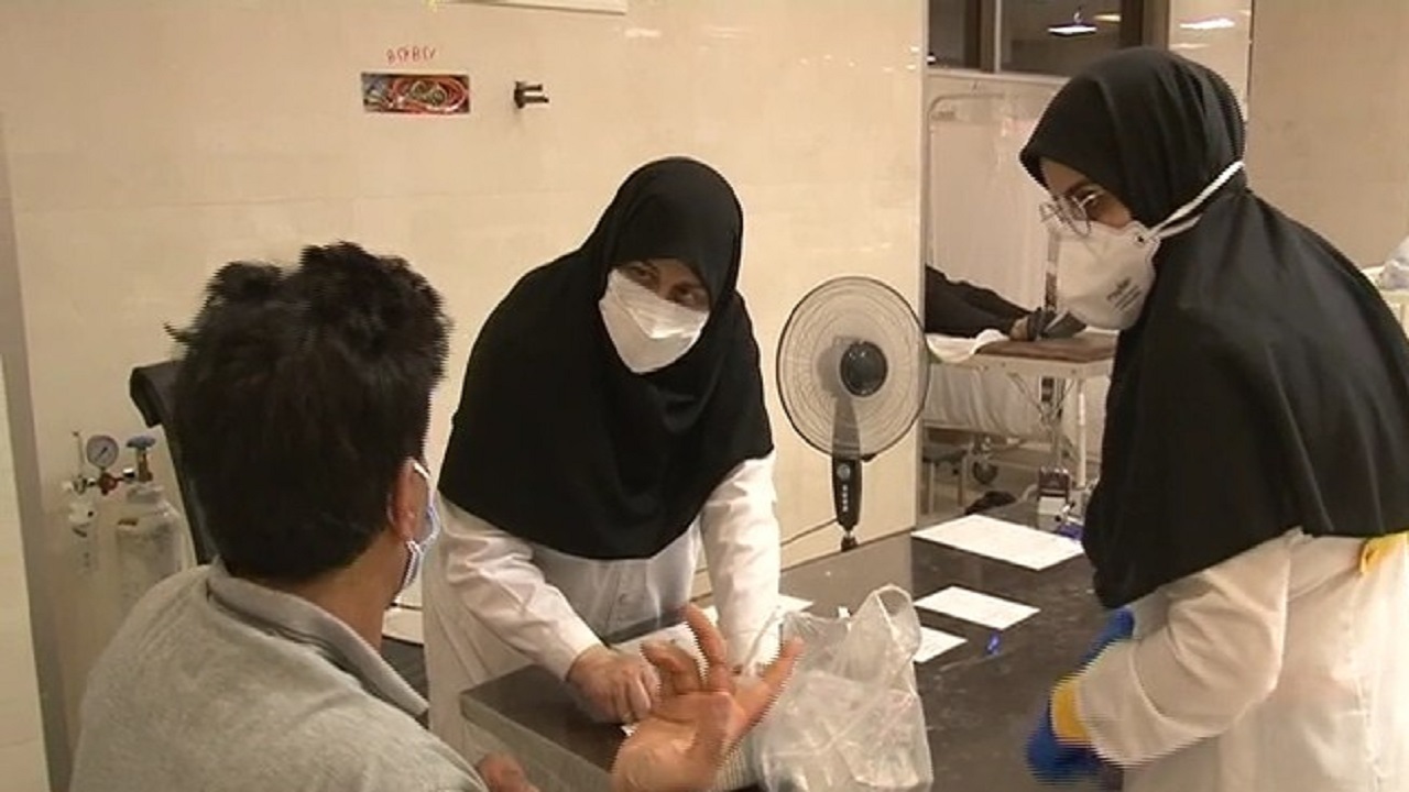 ارائه خدمات رایگان به بیماران کرونایی در خمینی شهر