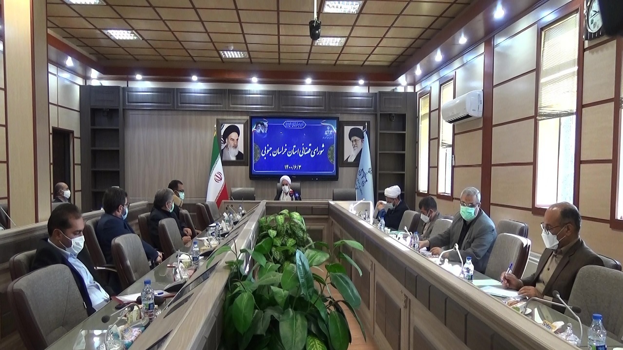 کارمندانی که واکسن نزنند مرخصی استعلاجی ندارند