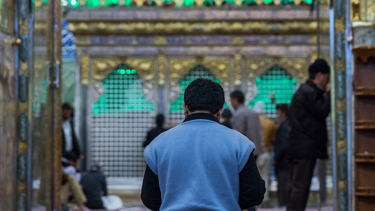 ثواب فوق العاده فرستادن کسی به زیارت أباعبدالله الحسین (ع) + فیلم