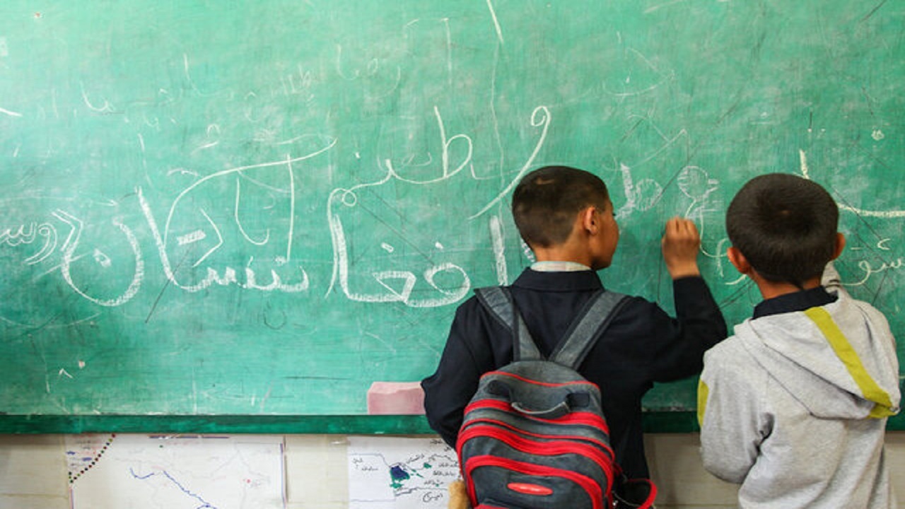 افت و تکرار پایه تحصیلی دانش آموزان اتباع خارجی در مقطع ابتدایی