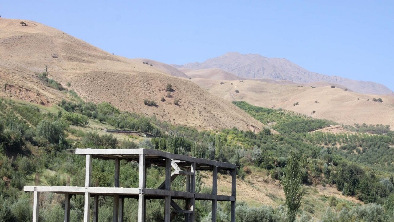 مناطق مستعد ساخت و ساز غیرمجاز در تبریز شناسایی شوند