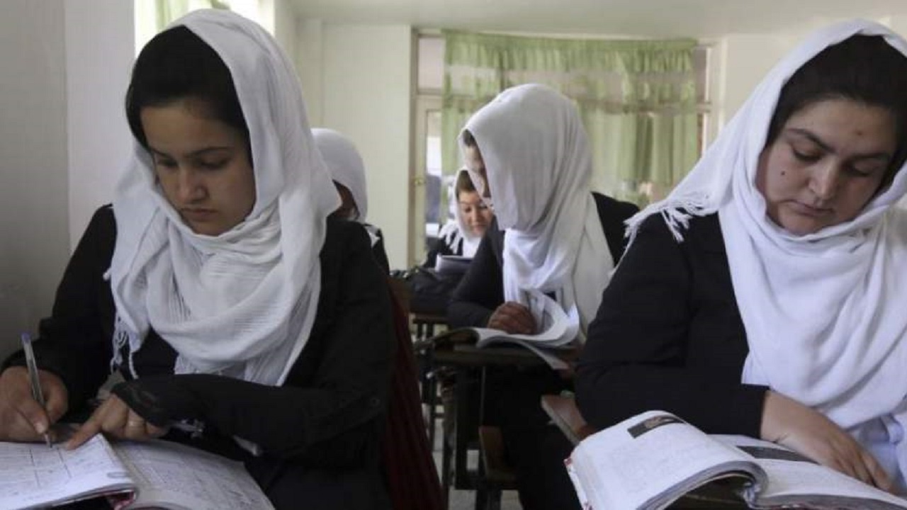 بررسی ها روی چگونگی حضور دختران در مکاتب بالاتر جریان دارد