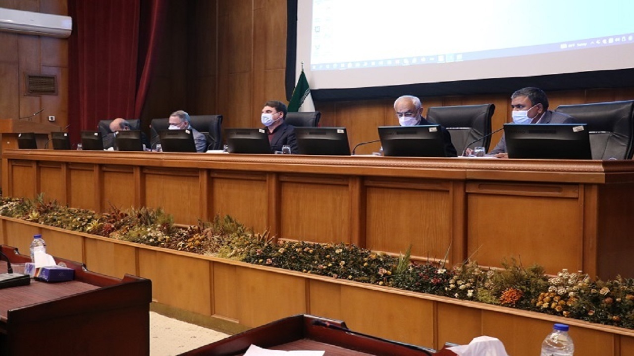معلمان باید مهارت لازم نرم افزارهای آموزشی را کسب کرده باشند