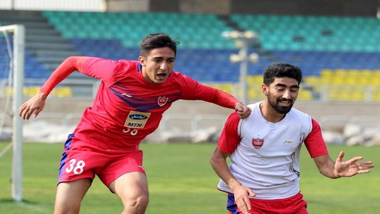 حضور مدافع تیم فوتبال پرسپولیس به صورت قرضی در شهرخودرو