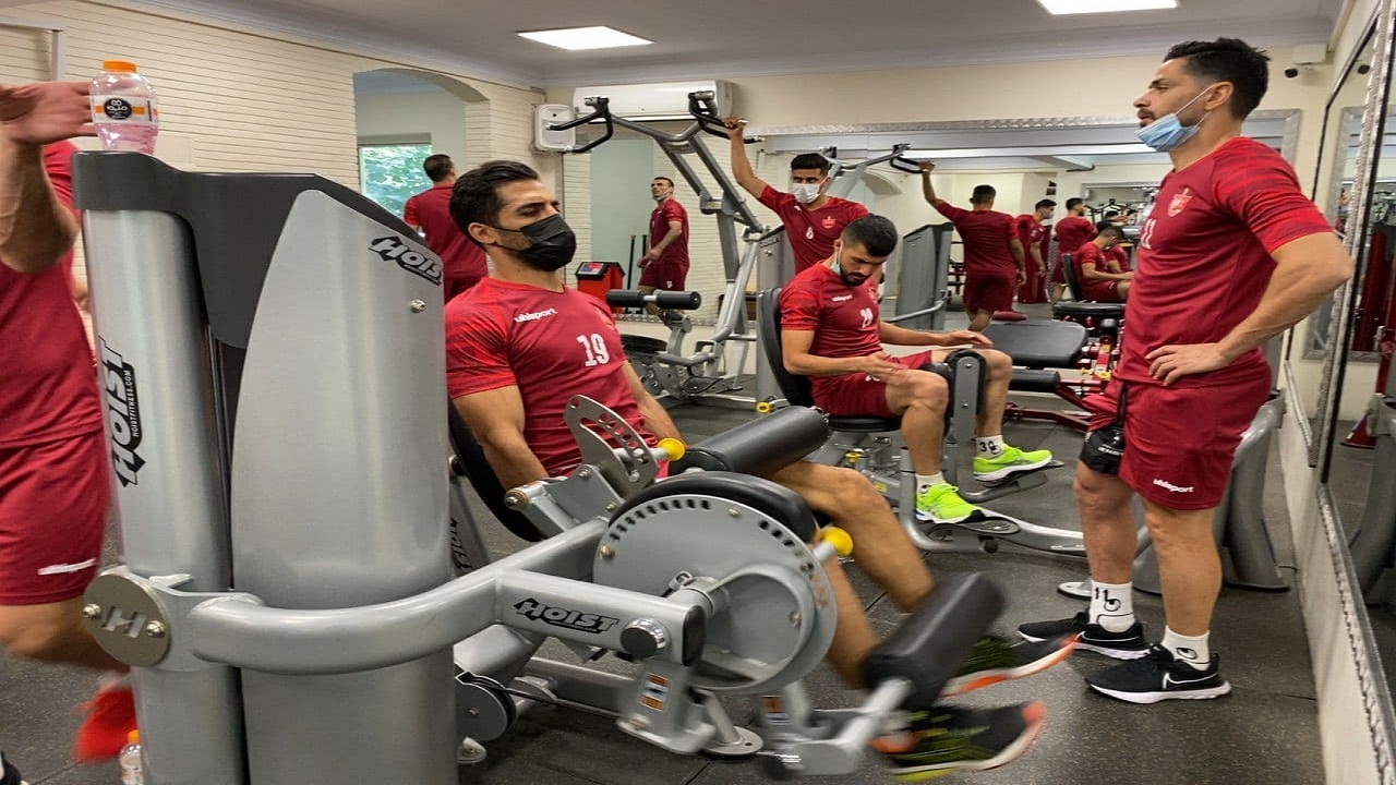 تمرین صبح چهارشنبه پرسپولیسی‌ها در سالن برگزار شد