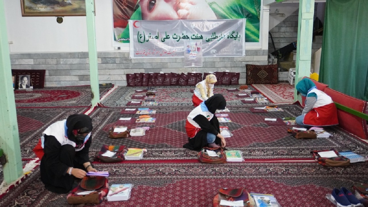 شکفتن لبخند بر لبان شکوفه های مهری در آستانه سال تحصیلی
