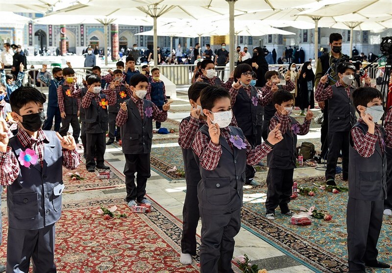 آغاز سال تحصیلی کلاس اولی&zwnj;ها در حرم امام رضا(ع)