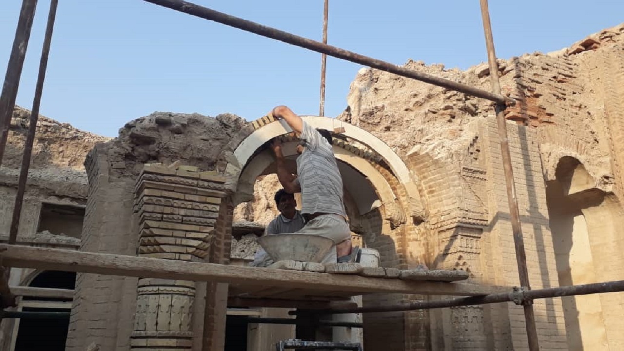 مرمت بنای تاریخی رحیمی شوشتر در حال انجام است