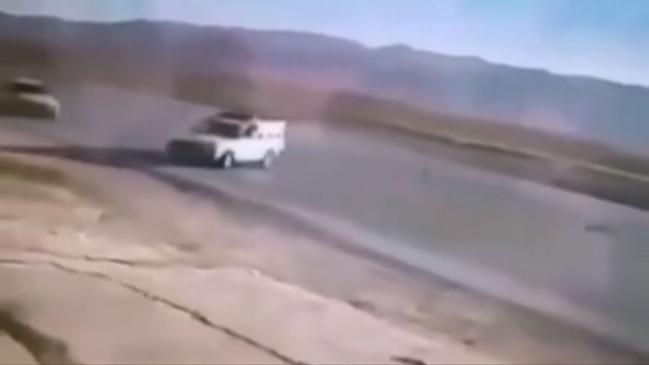 تصادف وحشتناک پیکان وانت با پژو ۴۰۵ + فیلم