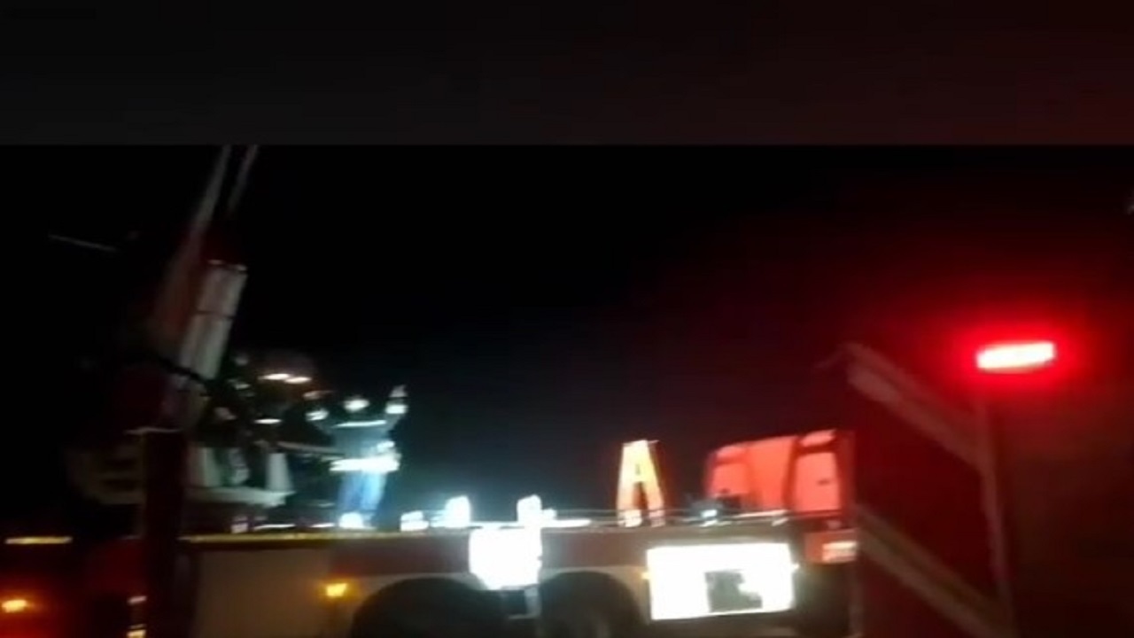 سوختگی شدید سارق سیم برق و عملیات نجات آتش نشانان رشت