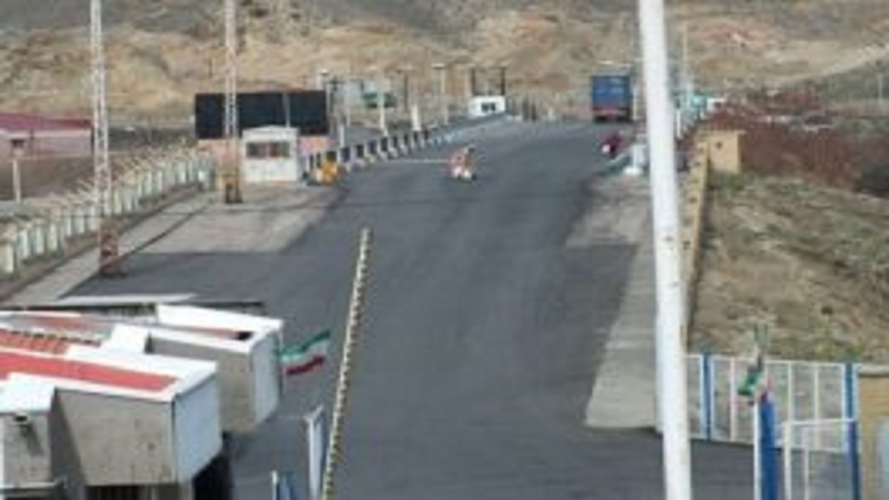 ادامه تردد درپایانه مرزی نوردوز