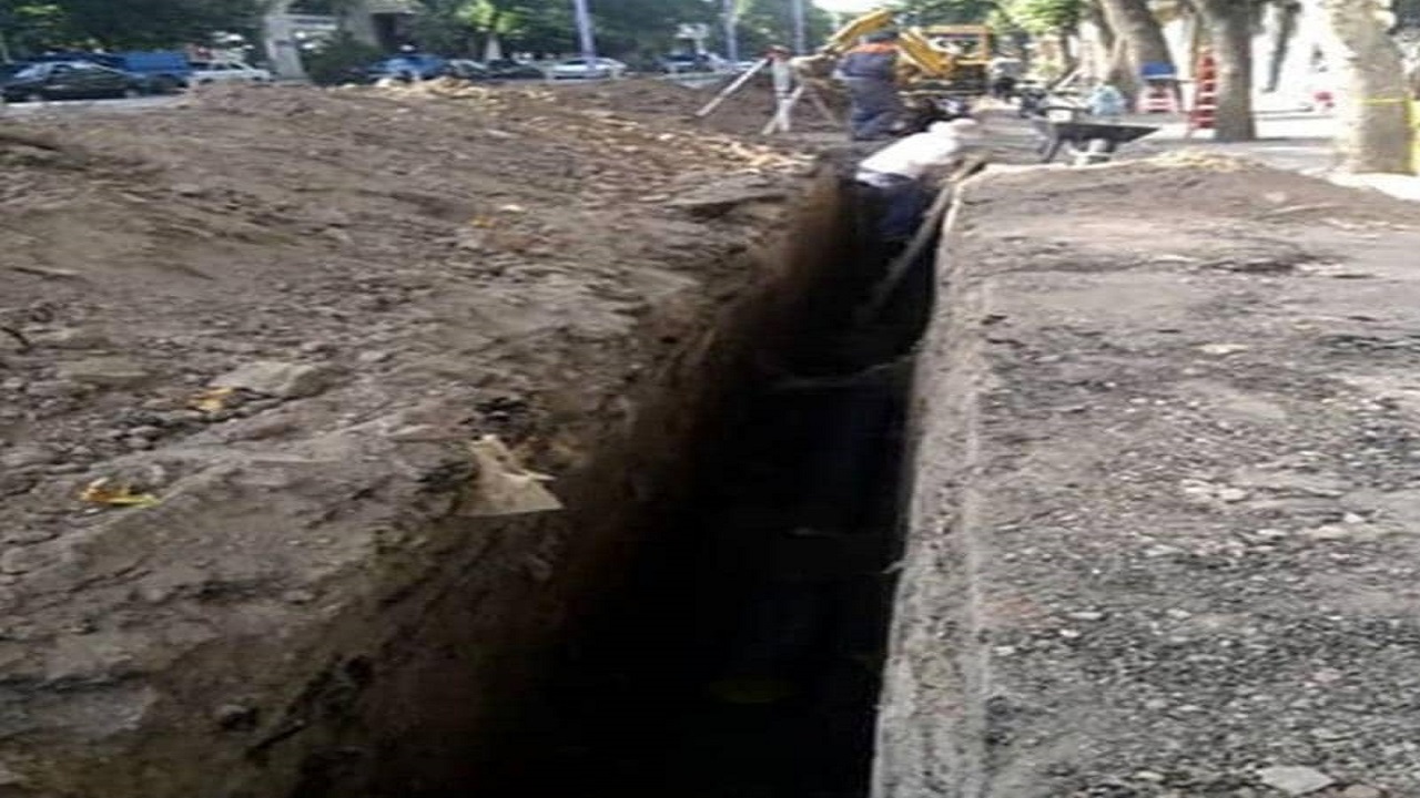عملیات مرمت نوار حفاری خیابان دبستان آبادان درحال انجام است