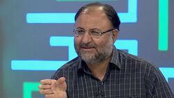 سطح زندگی مسئولان جامعه باید از متوسط مردم کم‌تر باشد/ شفافیت باید تبدیل به مطالبه شود