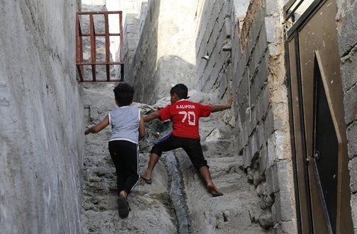 زندگی زیر سقف های لرزان در هرمزگان