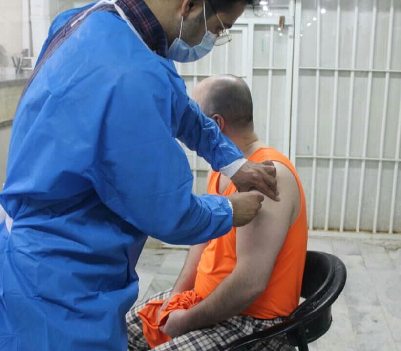 واکسیناسیون زندانیان هرمزگان علیه کرونا