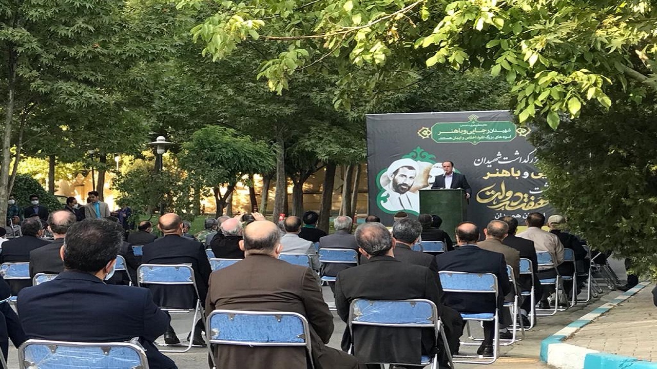 اتوبان خدمتگزاری به مردم موانع زیادی دارد