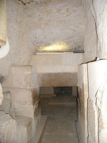 سنگ غول پیکری