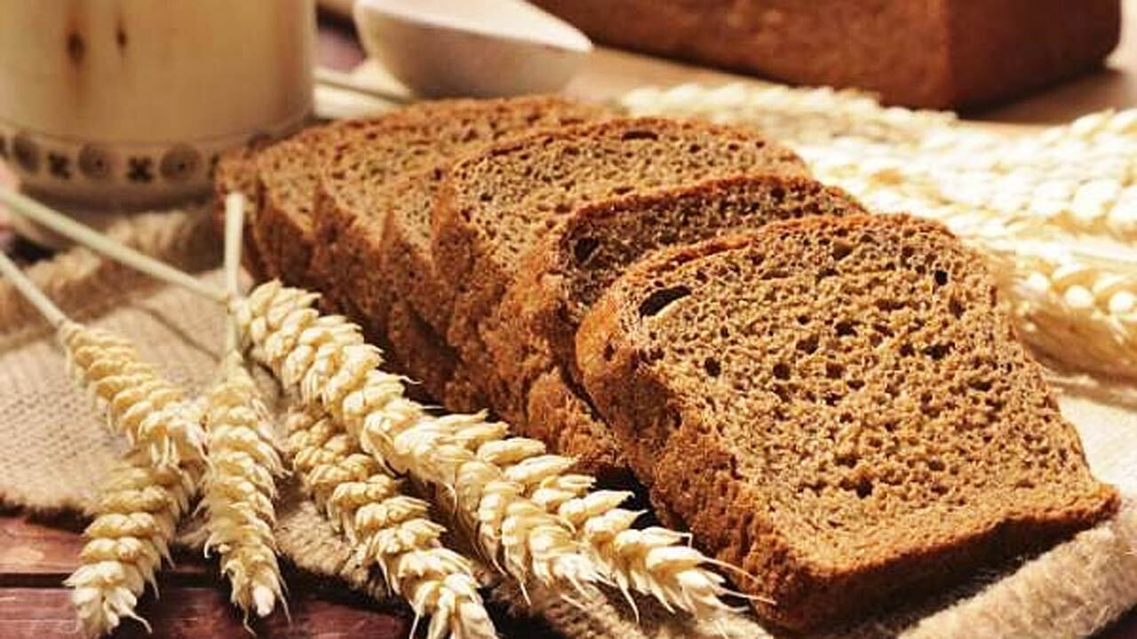 نان رژیمی را به راحتی در منزل بپزید! + فیلم