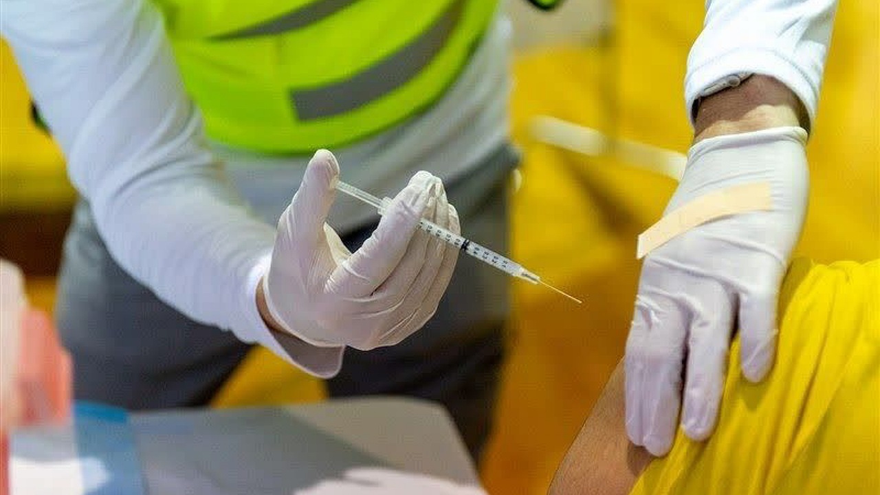 کارگران اصفهانی در انتظار واکسن کرونا