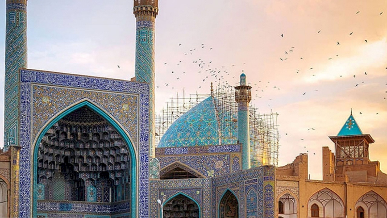 نظارت دقیق کارشناسان بر روند مرمت گنبد مسجد امام(ره) اصفهان