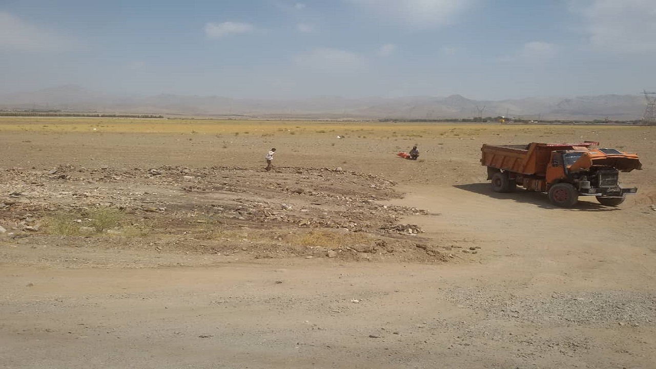 شناسایی عامل تخلیه غیرمجاز پسماند در حریم جاده در آبیک