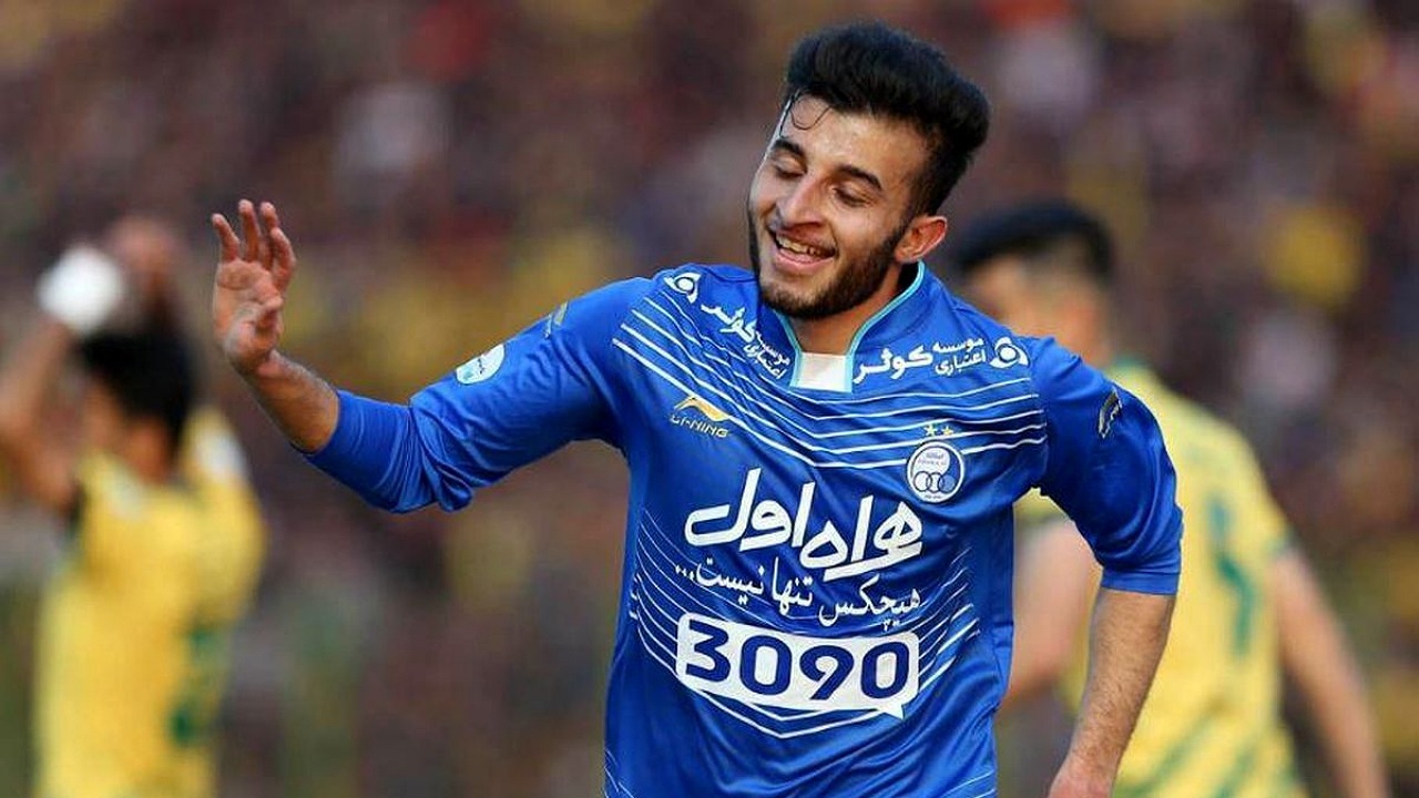 هافبک اسبق استقلال به پیکان پیوست