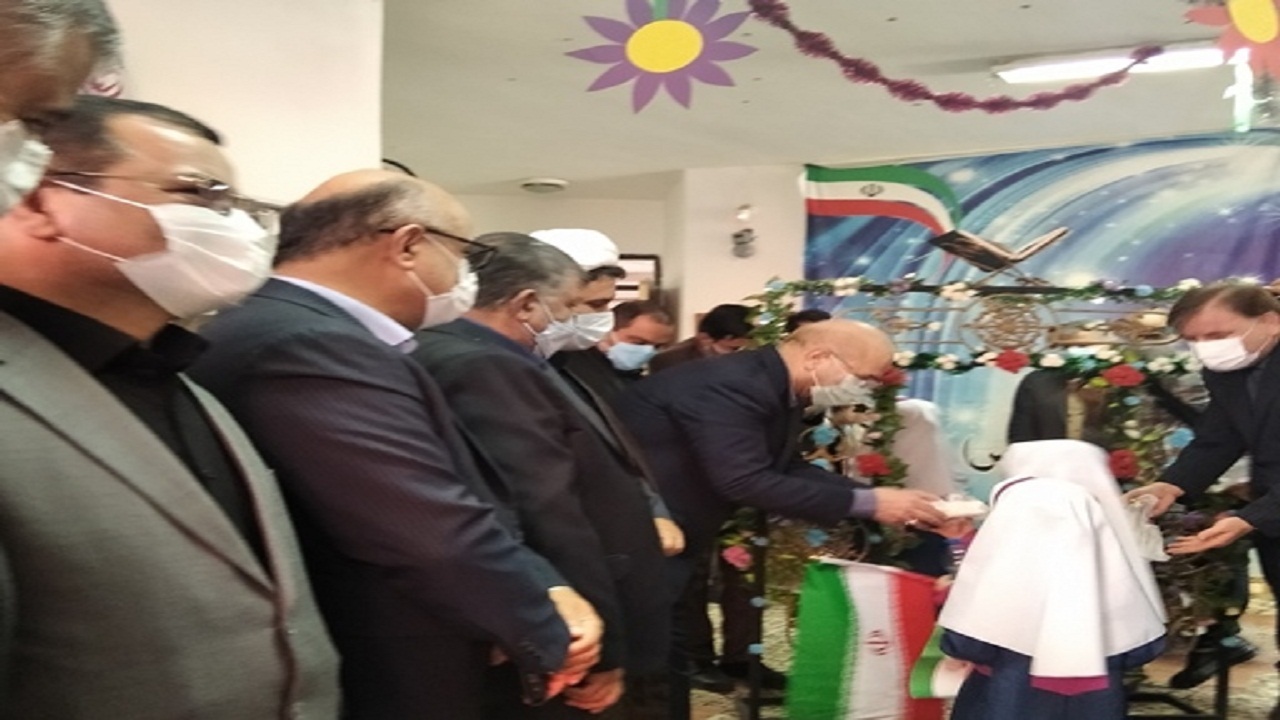 قالیباف زنگ آغاز مدارس گیلان را به صدا درآورد/رییس مجلس: مدرسه و دفاع مقدس دو دانشگاه تربیتی هستند