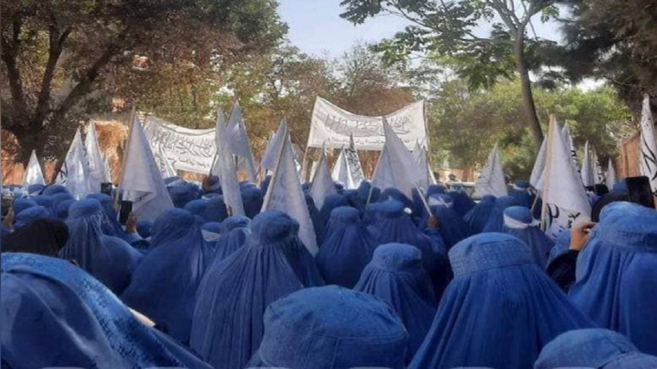 زنان بادغیس: ما را مجبور به شرکت در راهپیمایی حمایت از طالبان کردند