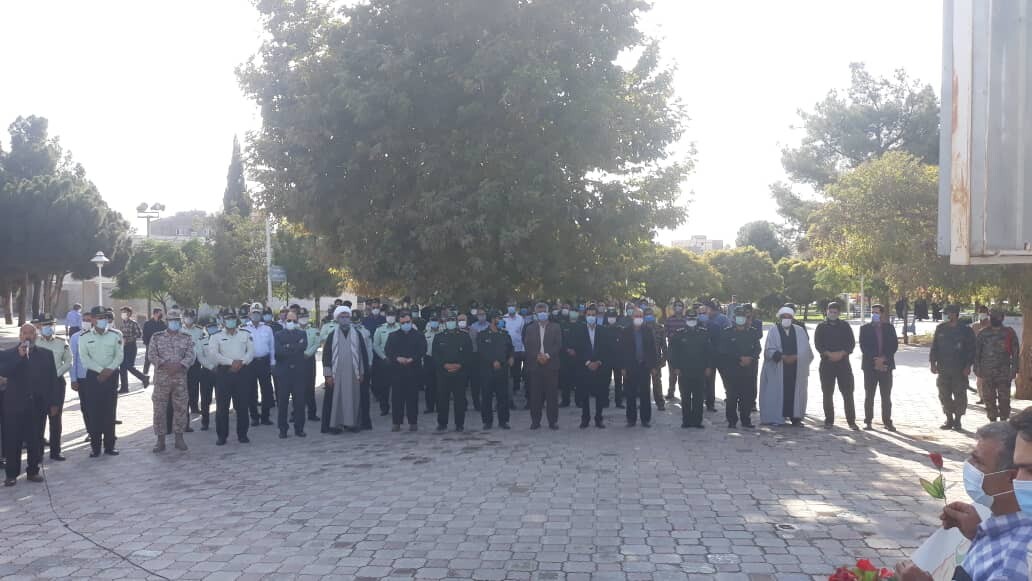 غبارروبی و عطرافشانی مزار شهدا در شهرهای خراسان رضوی