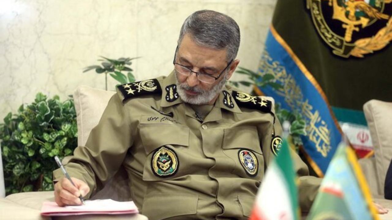 پیام تسلیت فرمانده کل ارتش در پی درگذشت امیر سرتیپ محققی