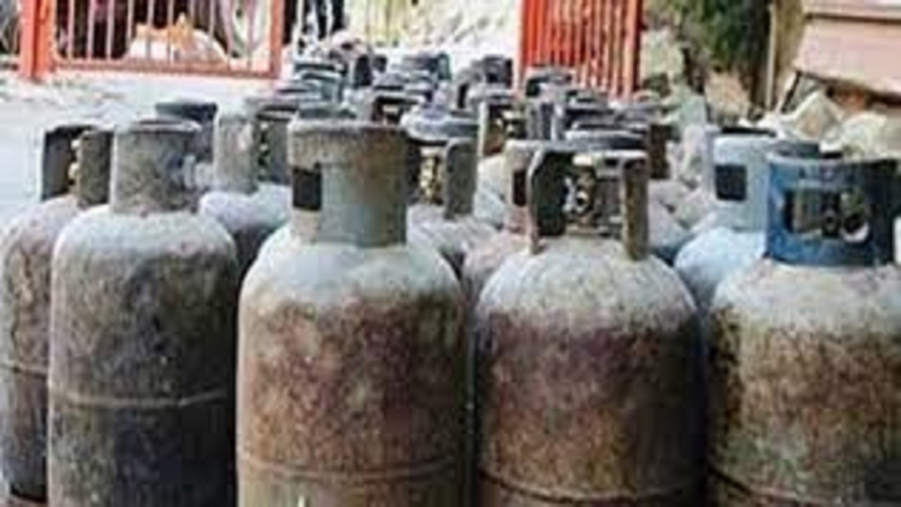 توزیع گاز مایع با کارت بانکی نفت در سیستان و بلوچستان