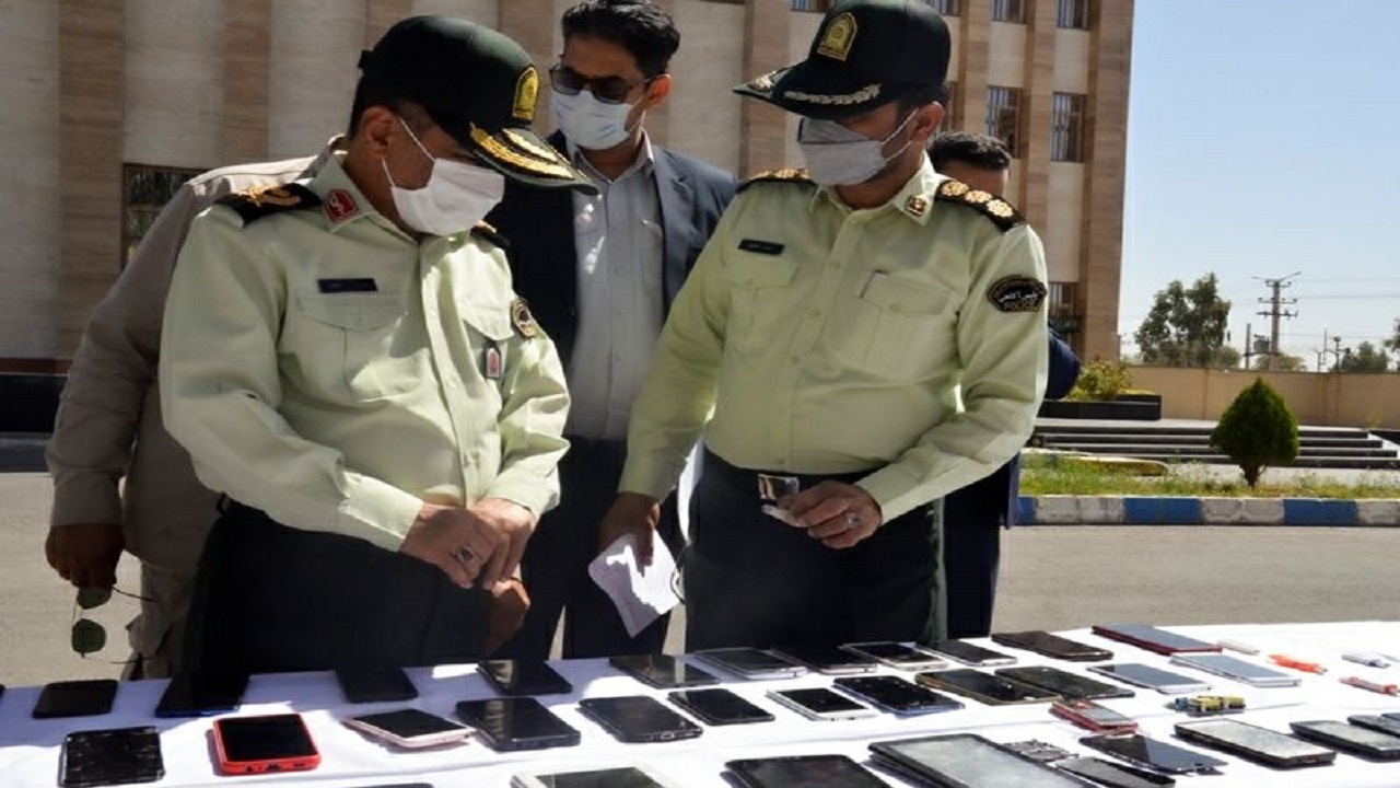 انهدام باند رجیستری غیر قانونی گوشی‌های سرقتی و قاچاق در زاهدان
