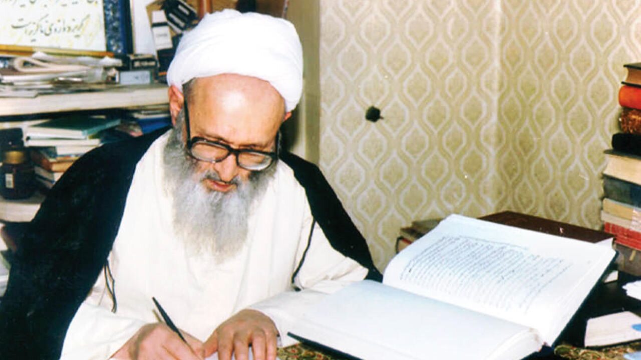 توصیه عجیب علامه حسن زاده آملی به یک جوان: مثل من نباشید! + فیلم