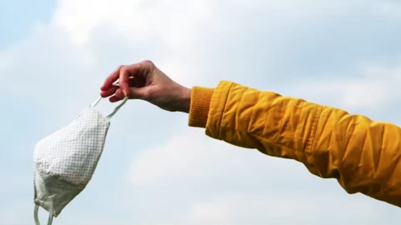 ماسک زدن کی تمام می‌شود؟! + فیلم