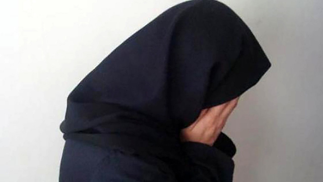 دختر ۲۰ ساله مشهدی با ۱۰۰ شاکی روانه زندان شد
