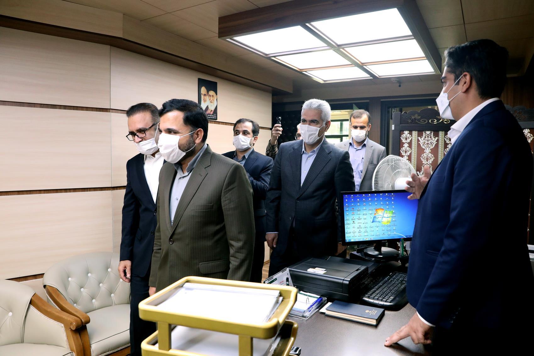 وزیر ارتباطات