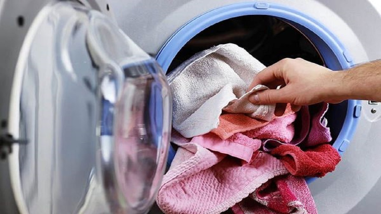 ۱۰ نکته که در شستن لباس باید رعایت کنیم