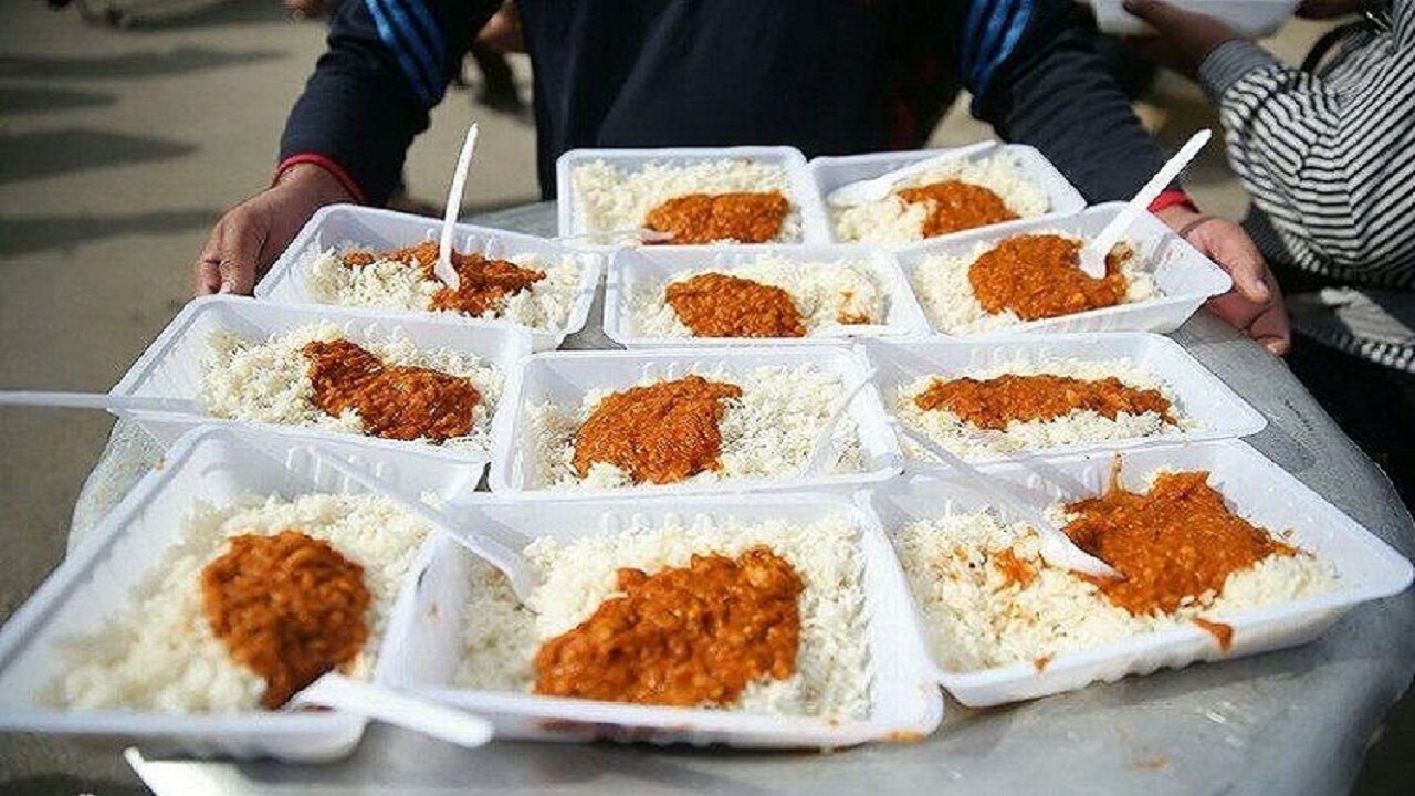 مددجویان شهرستان باشت در طرح اطعام حسینی غذای گرم دریافت کردند
