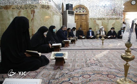 غبار رویی حرم حضرت امامزاده جعفر(ع)  در یزد با حضور استاندار+عکس