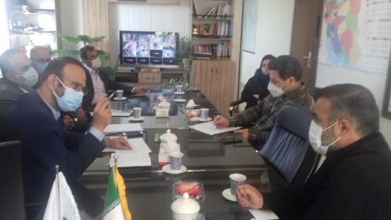 کشاورزان و دامداران برای بیمه محصولات خود اقدام نمایند