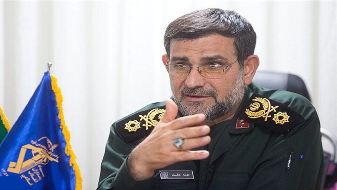 امروز با تمام توان تلاش می‌کنیم تا دشمن را از جبهه اسلام دور کنیم