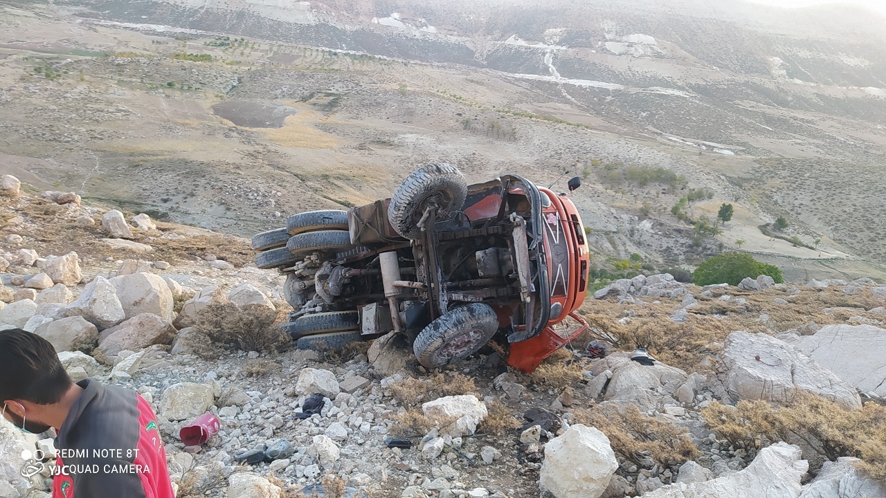 سقوط یک دستگاه کامیون
