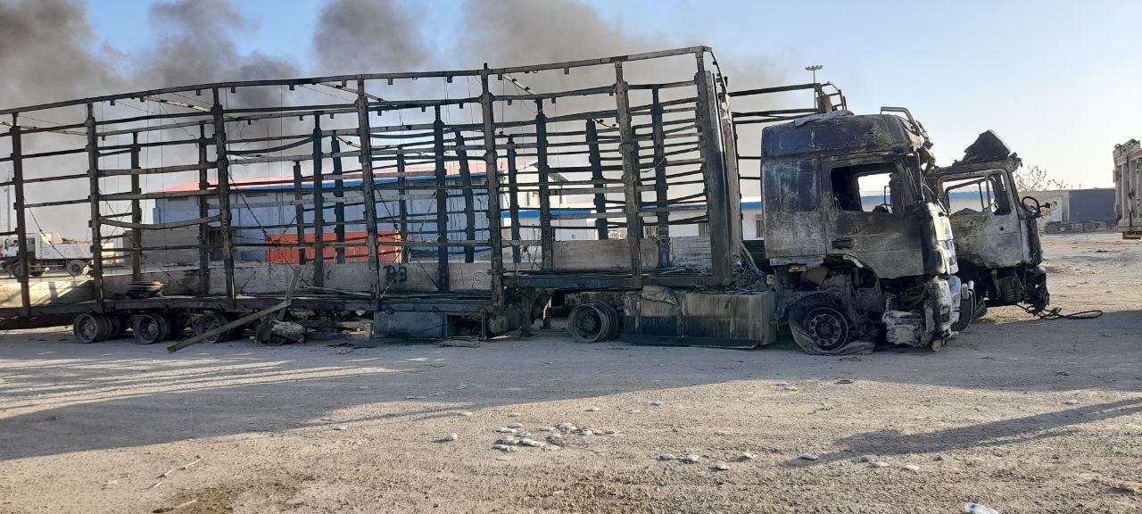 چهار کامیون ترانزیتی افغانستانی در گمرک دوغارون آتش گرفتند/حریق یک تانکر سوخت باعث ایجاد آتش سوزی شد+ فیلم