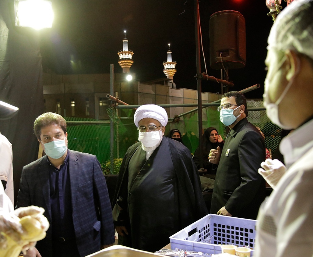 بازدید تولیت آستان قدس رضوی از موکب&zwnj;های اطراف حرم امام رضا(ع) +تصاویر