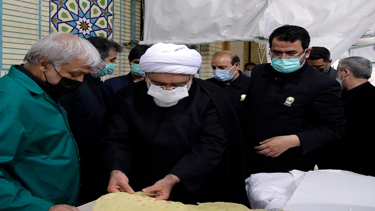 بازدید تولیت آستان قدس رضوی از موکب‌های اطراف حرم امام رضا(ع) +تصاویر