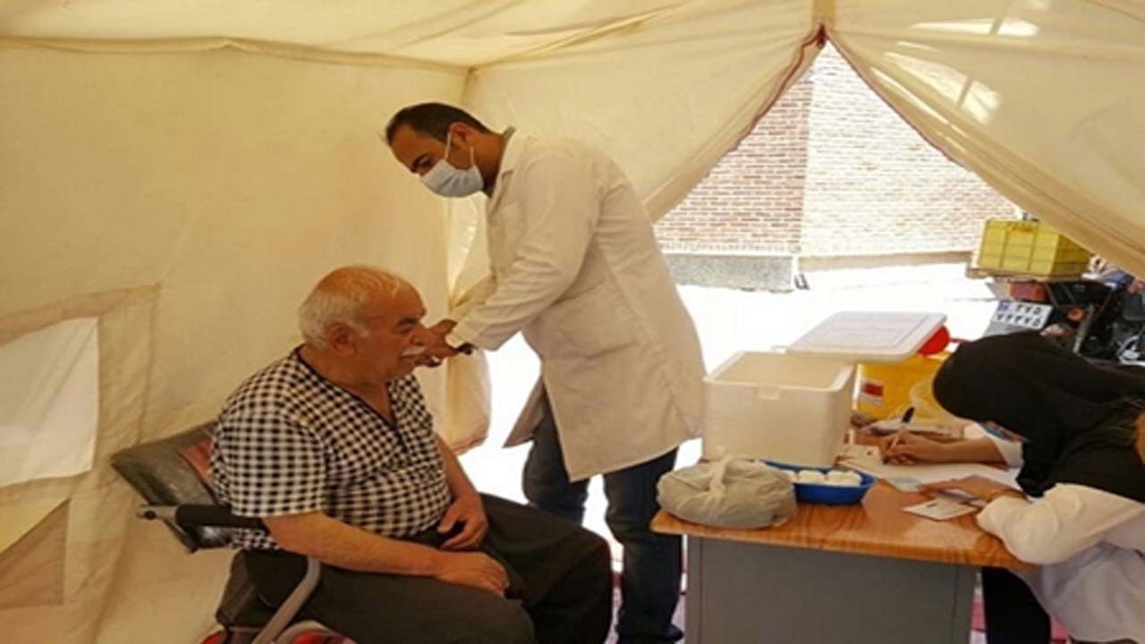 برپایی چادر سلامت با هدف آموزش در پیشگیری از بیماری کرونا