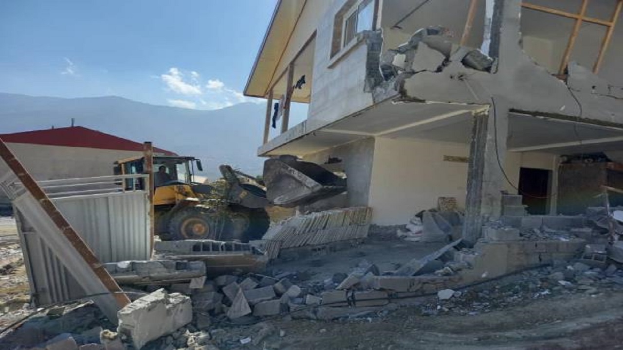 قلع و قمع ۲ ویلای لاکچری در لاریجان