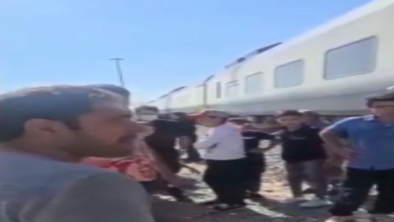 فیلمی دردناک از برخورد قطار با جوان ۱۶ ساله
