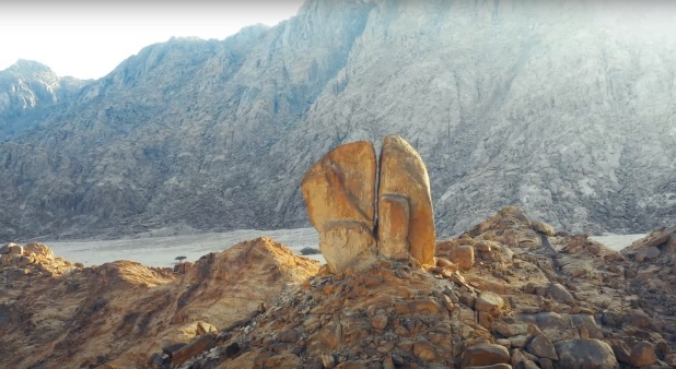کشف مکان واقعی کوه سینا و محل نزول الواح ده فرمان به حضرت موسی در عربستان سعودی