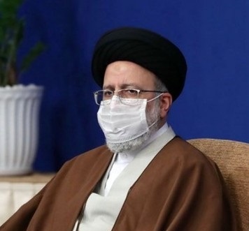 بانک مرکزی بر عملکرد بانک‌ها به صورت جدی، دقیق و نه توصیه‌ای نظارت کند